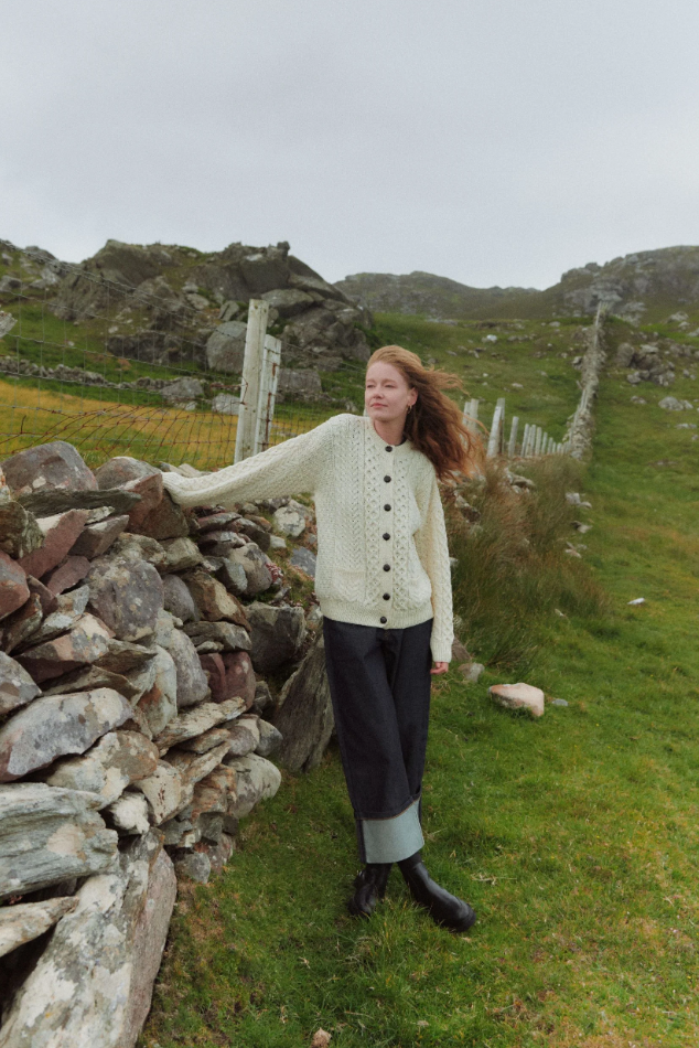 ARAN WOOLLEN MILLS CREW NECK CARDIGAN